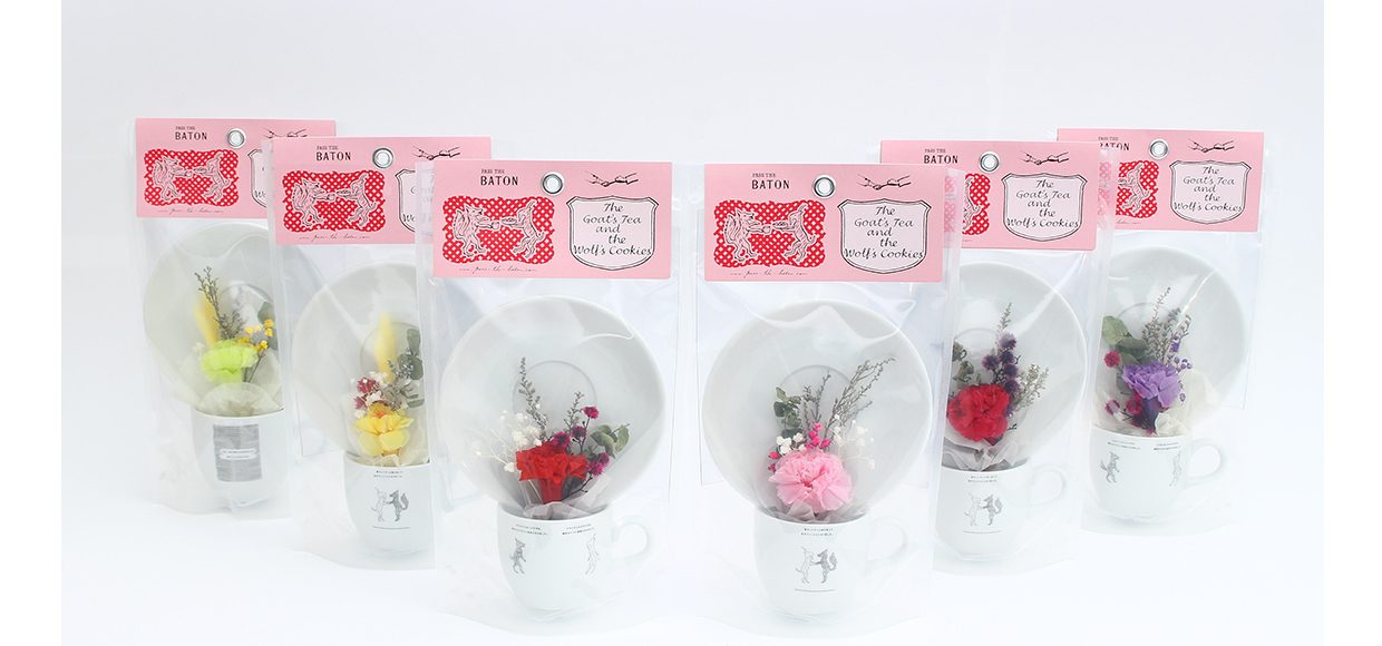 2409-40 タッセルスクエアサシェ 香り袋 オレンジローズ ブーケ 花刺繍